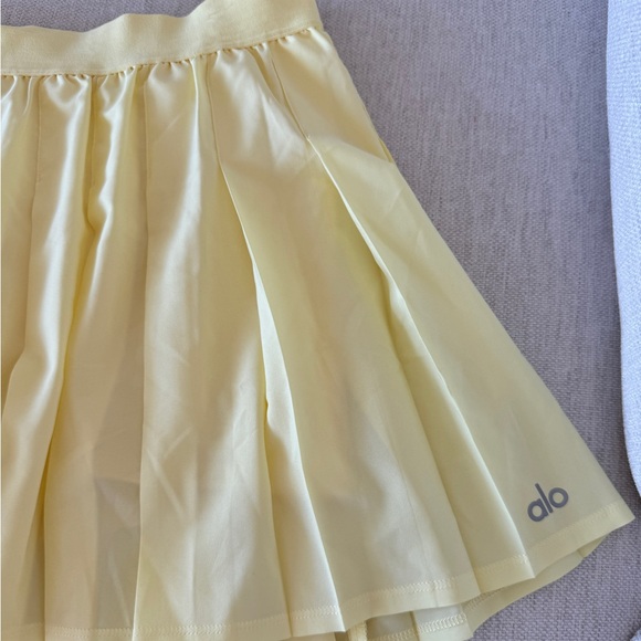 ALO Yoga Yellow Mini Skirt - Picture 2 of 7